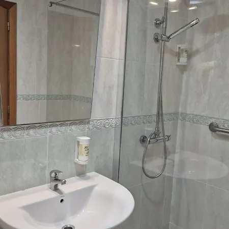 Miracastro Отель